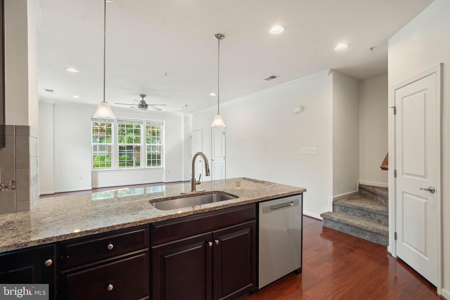 13642 ENDEAVOUR DR #20L, HERNDON, Virginia 20171, 3 Bedrooms Bedrooms, ,2 BathroomsBathrooms,Residential,For sale,13642 ENDEAVOUR DR #20L,VAFX2243582 MLS # VAFX2243582