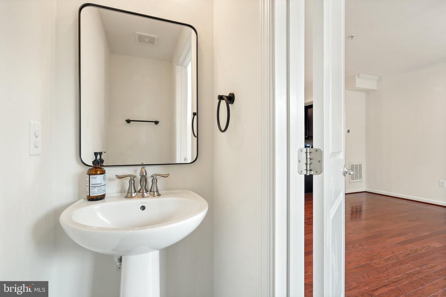 13642 ENDEAVOUR DR #20L, HERNDON, Virginia 20171, 3 Bedrooms Bedrooms, ,2 BathroomsBathrooms,Residential,For sale,13642 ENDEAVOUR DR #20L,VAFX2243582 MLS # VAFX2243582