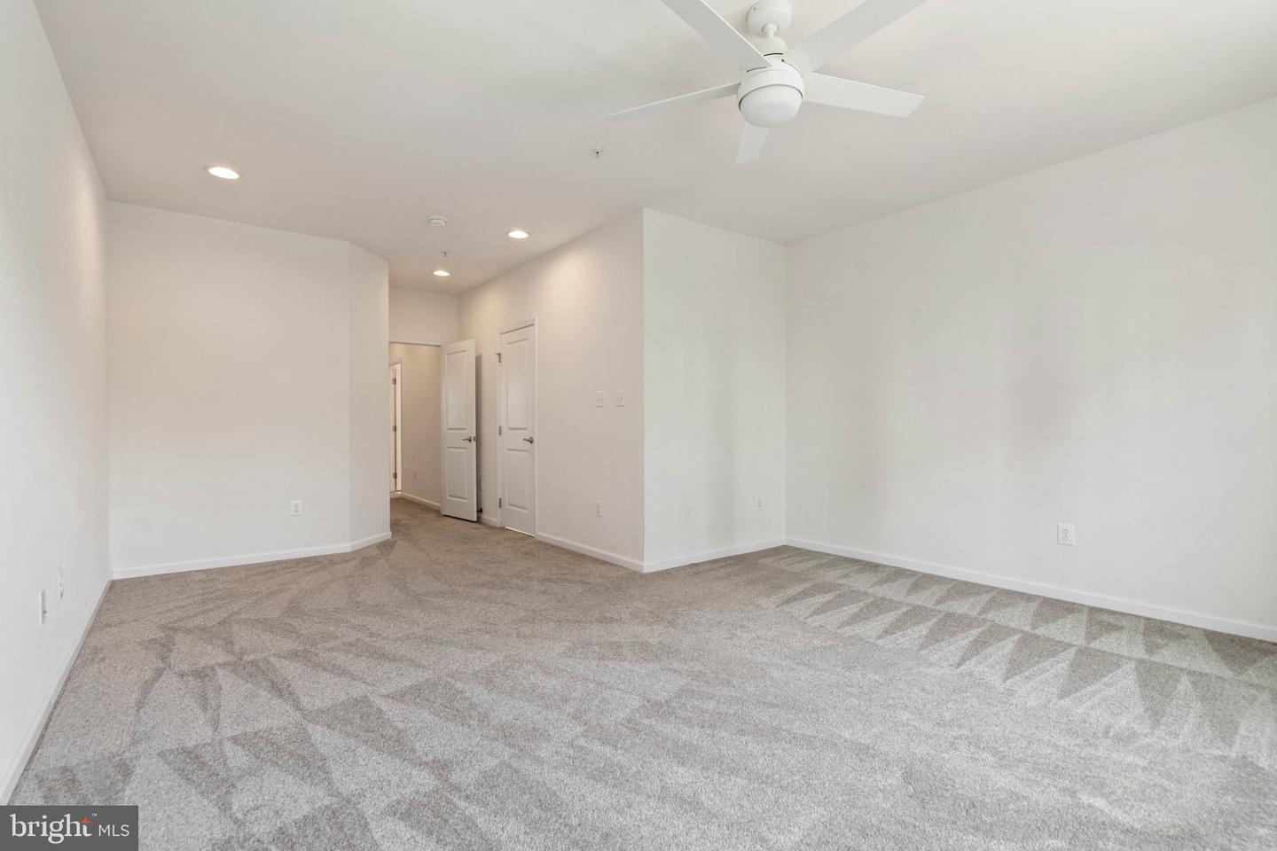 13642 ENDEAVOUR DR #20L, HERNDON, Virginia 20171, 3 Bedrooms Bedrooms, ,2 BathroomsBathrooms,Residential,For sale,13642 ENDEAVOUR DR #20L,VAFX2243582 MLS # VAFX2243582