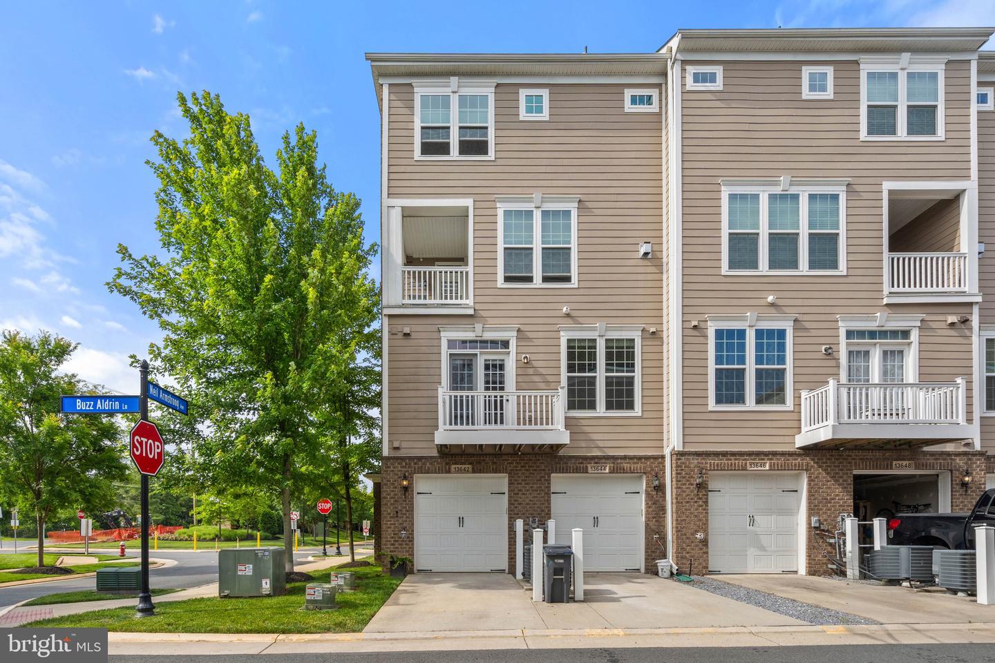 13642 ENDEAVOUR DR #20L, HERNDON, Virginia 20171, 3 Bedrooms Bedrooms, ,2 BathroomsBathrooms,Residential,For sale,13642 ENDEAVOUR DR #20L,VAFX2243582 MLS # VAFX2243582