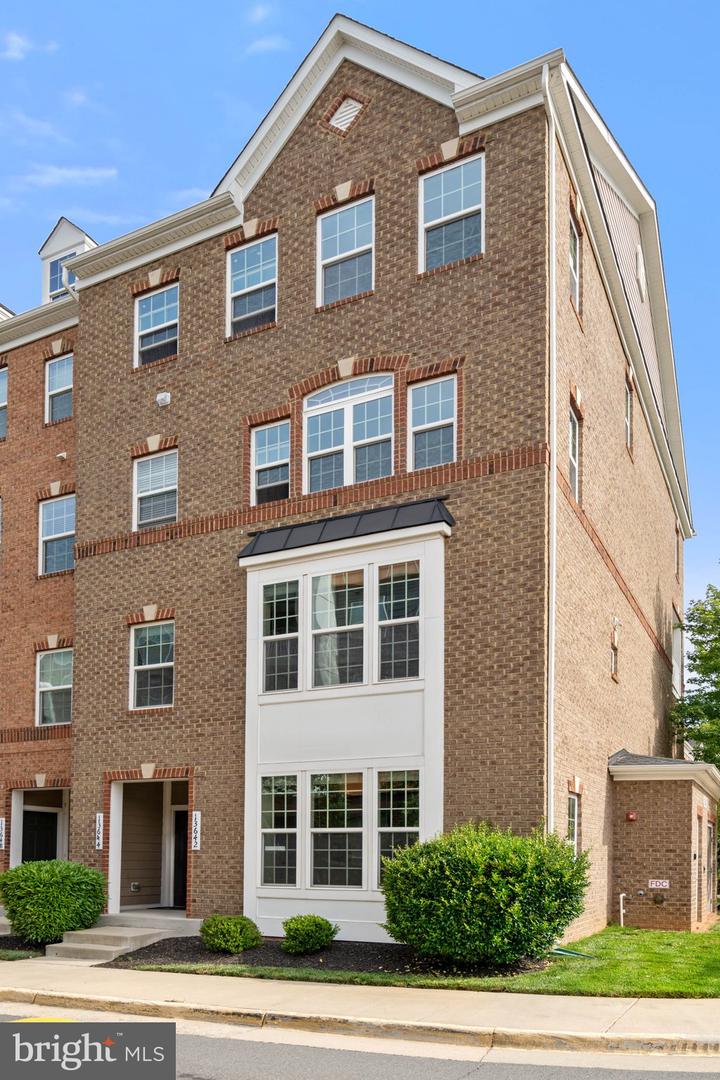 13642 ENDEAVOUR DR #20L, HERNDON, Virginia 20171, 3 Bedrooms Bedrooms, ,2 BathroomsBathrooms,Residential,For sale,13642 ENDEAVOUR DR #20L,VAFX2243582 MLS # VAFX2243582