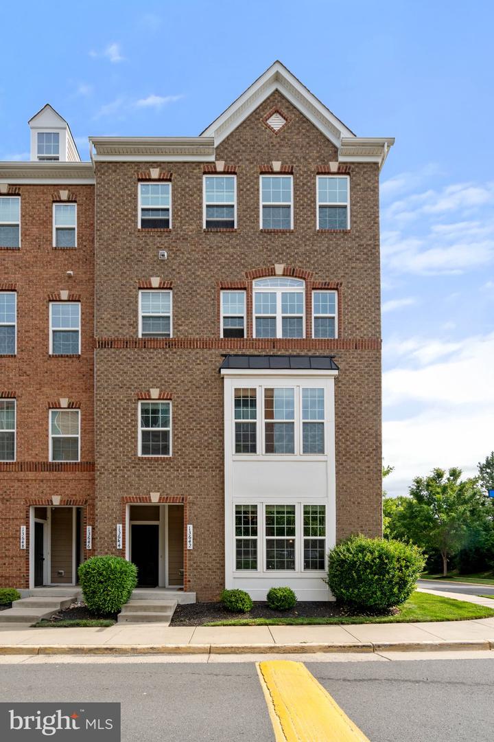 13642 ENDEAVOUR DR #20L, HERNDON, Virginia 20171, 3 Bedrooms Bedrooms, ,2 BathroomsBathrooms,Residential,For sale,13642 ENDEAVOUR DR #20L,VAFX2243582 MLS # VAFX2243582