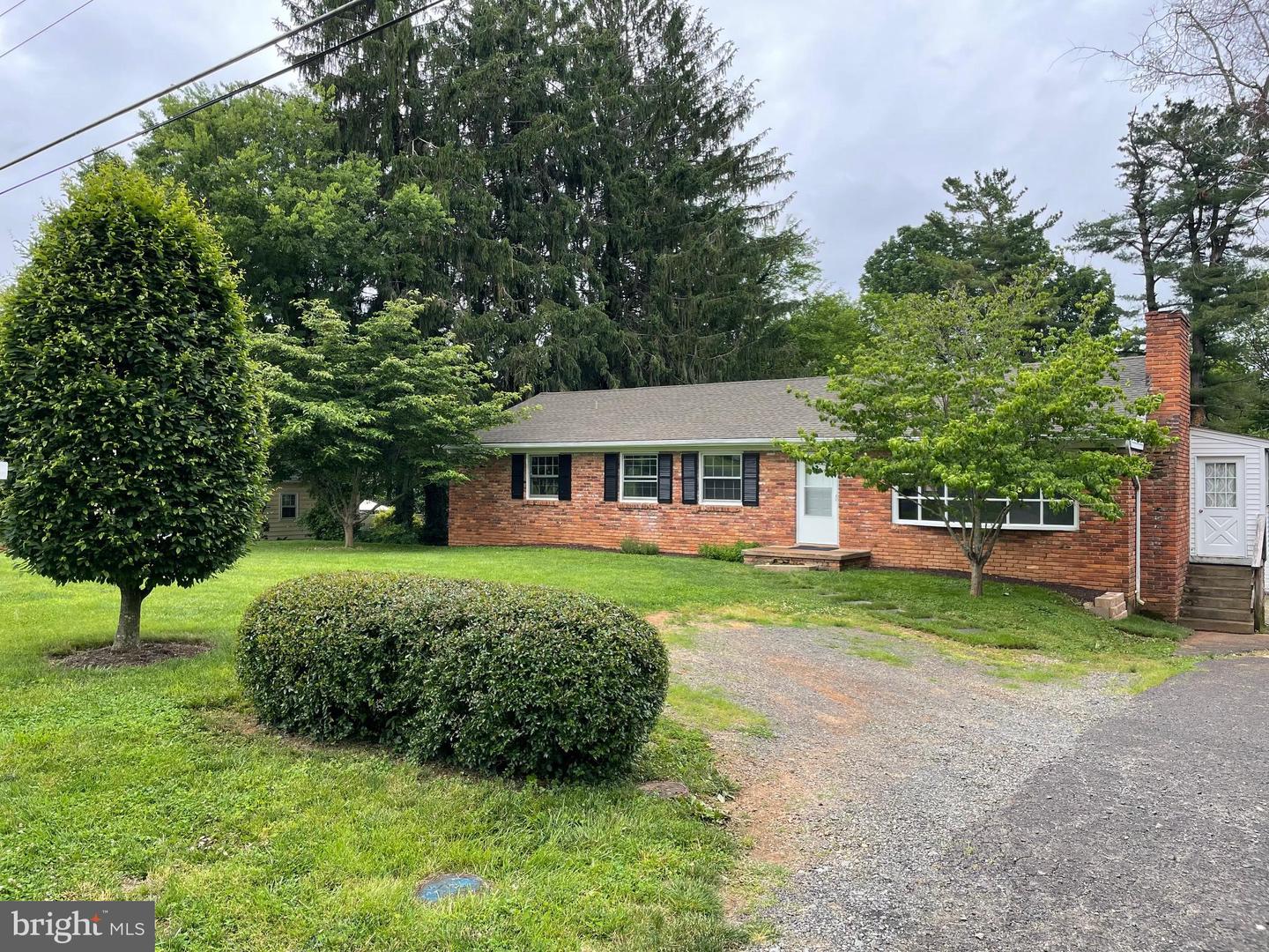 112 BLUE RIDGE ST, WARRENTON, Virginia 20186, 6 Bedrooms Bedrooms, ,3 BathroomsBathrooms,Residential,For sale,112 BLUE RIDGE ST,VAFQ2016814 MLS # VAFQ2016814