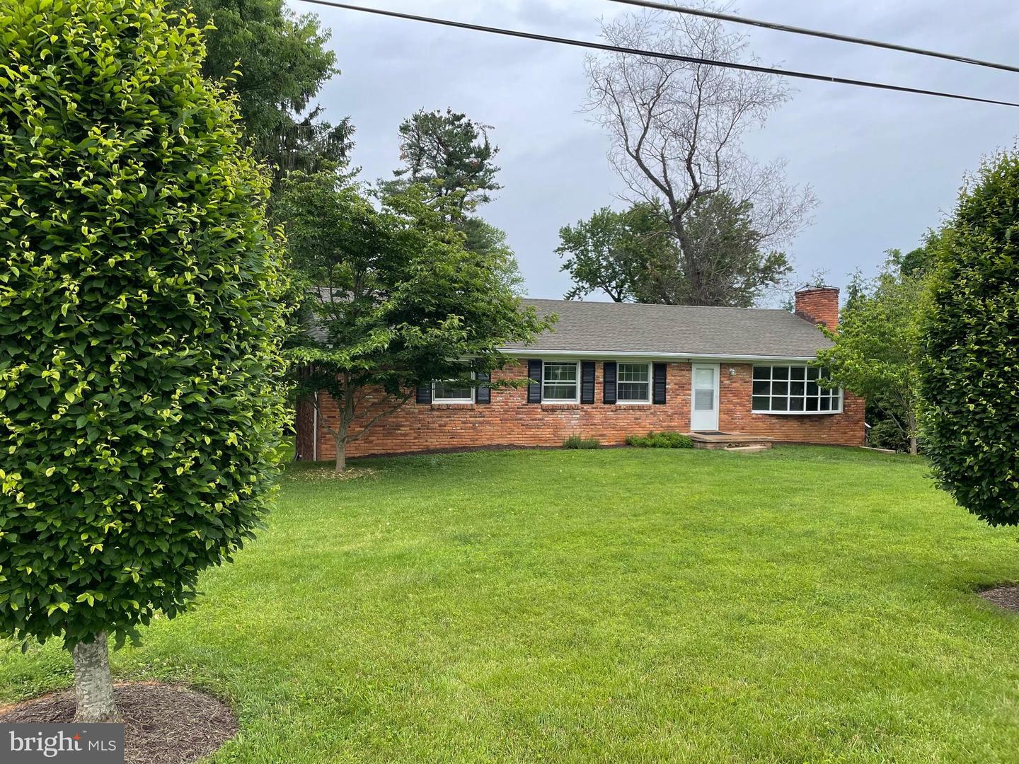 112 BLUE RIDGE ST, WARRENTON, Virginia 20186, 6 Bedrooms Bedrooms, ,3 BathroomsBathrooms,Residential,For sale,112 BLUE RIDGE ST,VAFQ2016814 MLS # VAFQ2016814