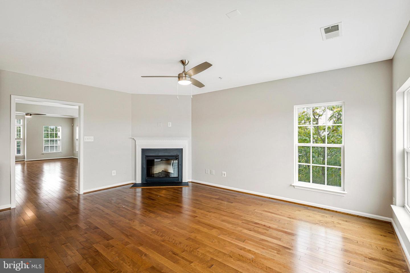 19293 HARLOW SQ, LEESBURG, Virginia 20176, 3 Bedrooms Bedrooms, ,2 BathroomsBathrooms,Residential,For sale,19293 HARLOW SQ,VALO2098106 MLS # VALO2098106