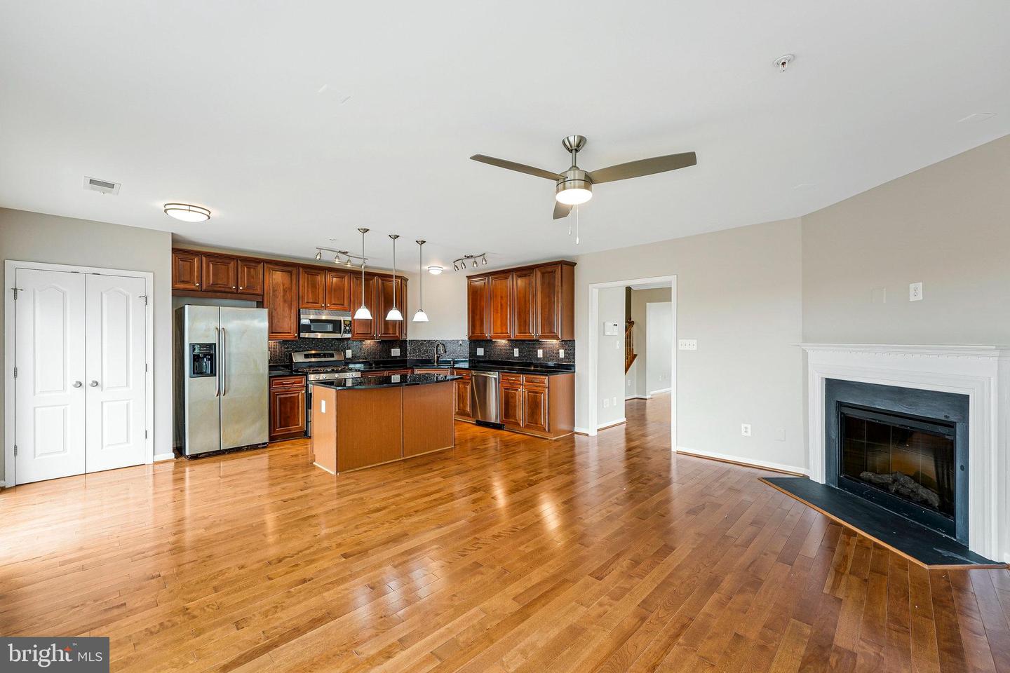 19293 HARLOW SQ, LEESBURG, Virginia 20176, 3 Bedrooms Bedrooms, ,2 BathroomsBathrooms,Residential,For sale,19293 HARLOW SQ,VALO2098106 MLS # VALO2098106