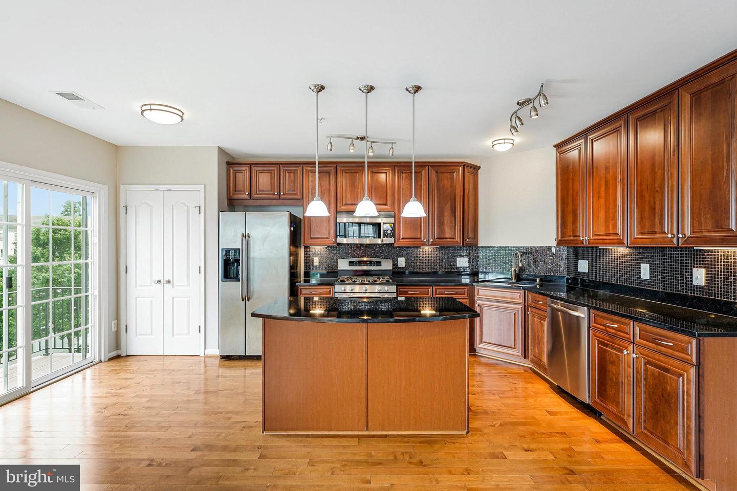 19293 HARLOW SQ, LEESBURG, Virginia 20176, 3 Bedrooms Bedrooms, ,2 BathroomsBathrooms,Residential,For sale,19293 HARLOW SQ,VALO2098106 MLS # VALO2098106
