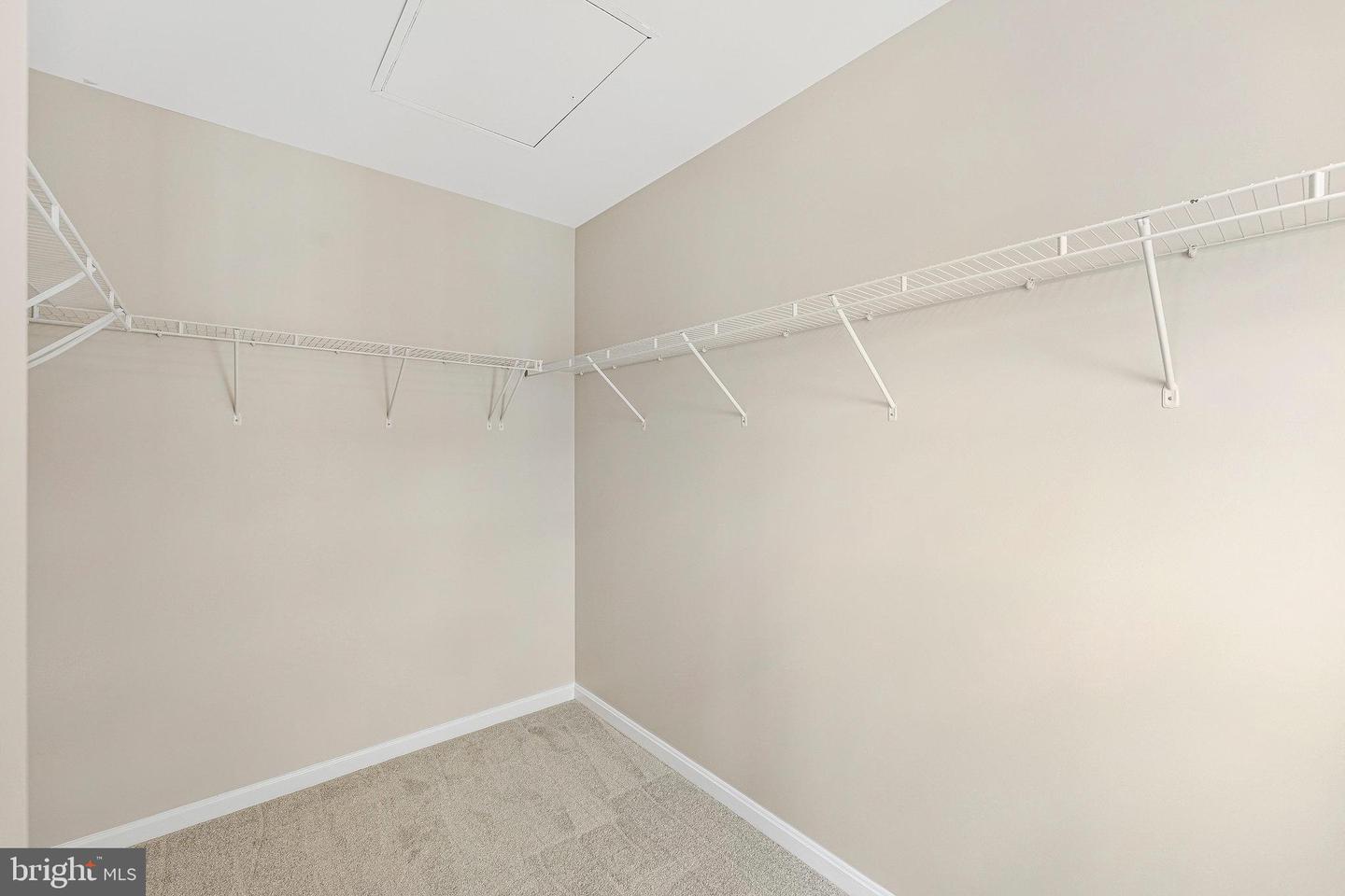 19293 HARLOW SQ, LEESBURG, Virginia 20176, 3 Bedrooms Bedrooms, ,2 BathroomsBathrooms,Residential,For sale,19293 HARLOW SQ,VALO2098106 MLS # VALO2098106