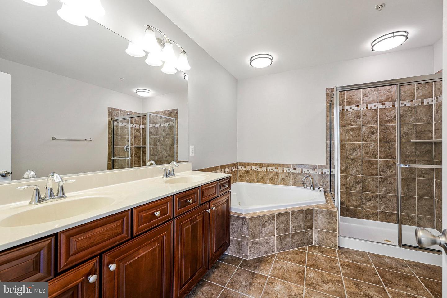 19293 HARLOW SQ, LEESBURG, Virginia 20176, 3 Bedrooms Bedrooms, ,2 BathroomsBathrooms,Residential,For sale,19293 HARLOW SQ,VALO2098106 MLS # VALO2098106