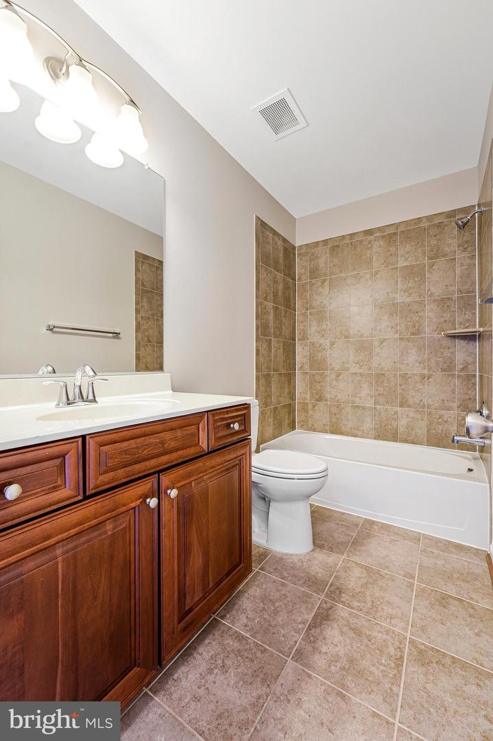 19293 HARLOW SQ, LEESBURG, Virginia 20176, 3 Bedrooms Bedrooms, ,2 BathroomsBathrooms,Residential,For sale,19293 HARLOW SQ,VALO2098106 MLS # VALO2098106