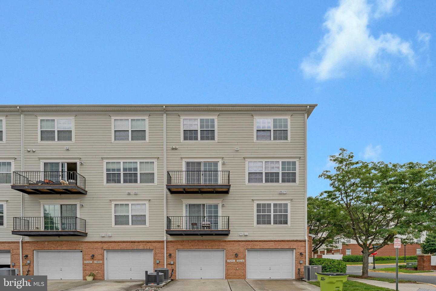 19293 HARLOW SQ, LEESBURG, Virginia 20176, 3 Bedrooms Bedrooms, ,2 BathroomsBathrooms,Residential,For sale,19293 HARLOW SQ,VALO2098106 MLS # VALO2098106