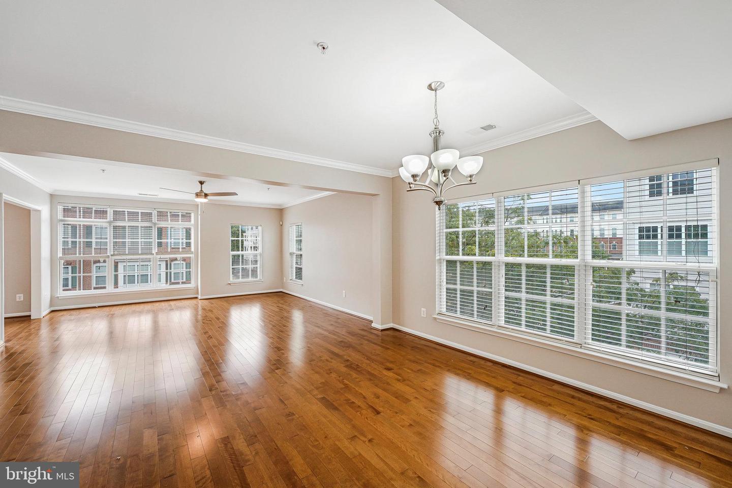 19293 HARLOW SQ, LEESBURG, Virginia 20176, 3 Bedrooms Bedrooms, ,2 BathroomsBathrooms,Residential,For sale,19293 HARLOW SQ,VALO2098106 MLS # VALO2098106