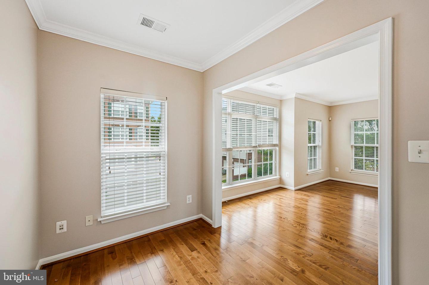 19293 HARLOW SQ, LEESBURG, Virginia 20176, 3 Bedrooms Bedrooms, ,2 BathroomsBathrooms,Residential,For sale,19293 HARLOW SQ,VALO2098106 MLS # VALO2098106