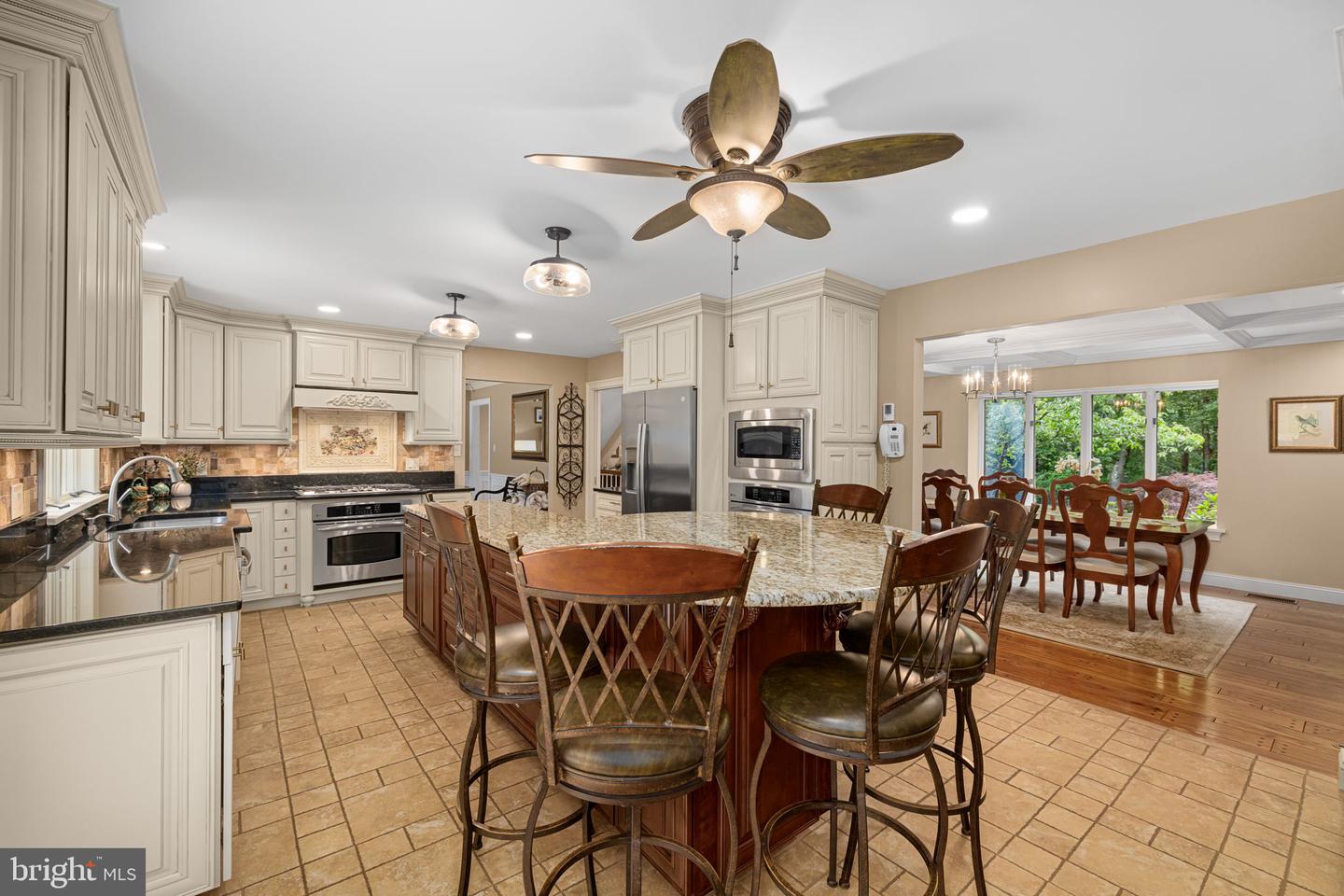 7950 WOODLAND HILLS LN, FAIRFAX STATION, Virginia 22039, 5 Bedrooms Bedrooms, ,3 BathroomsBathrooms,Residential,For sale,7950 WOODLAND HILLS LN,VAFX2244146 MLS # VAFX2244146