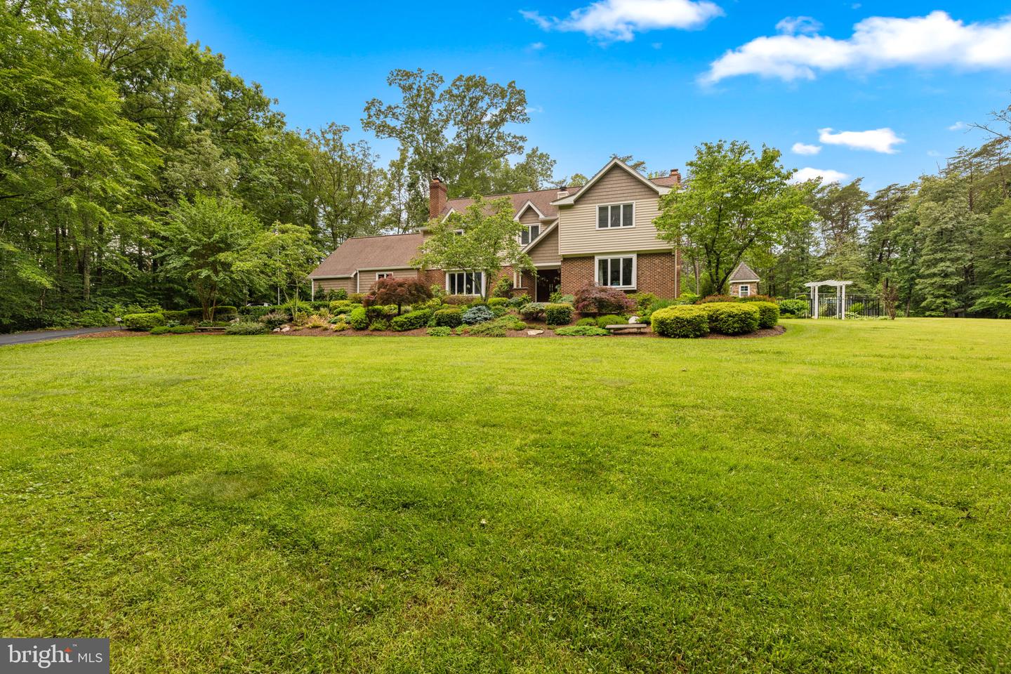 7950 WOODLAND HILLS LN, FAIRFAX STATION, Virginia 22039, 5 Bedrooms Bedrooms, ,3 BathroomsBathrooms,Residential,For sale,7950 WOODLAND HILLS LN,VAFX2244146 MLS # VAFX2244146