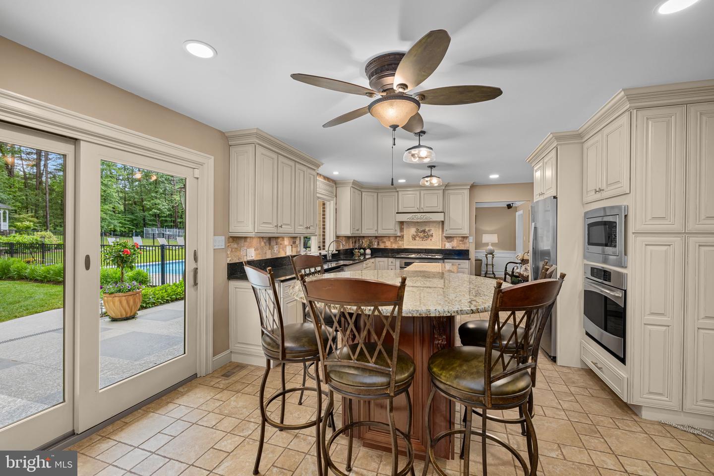 7950 WOODLAND HILLS LN, FAIRFAX STATION, Virginia 22039, 5 Bedrooms Bedrooms, ,3 BathroomsBathrooms,Residential,For sale,7950 WOODLAND HILLS LN,VAFX2244146 MLS # VAFX2244146