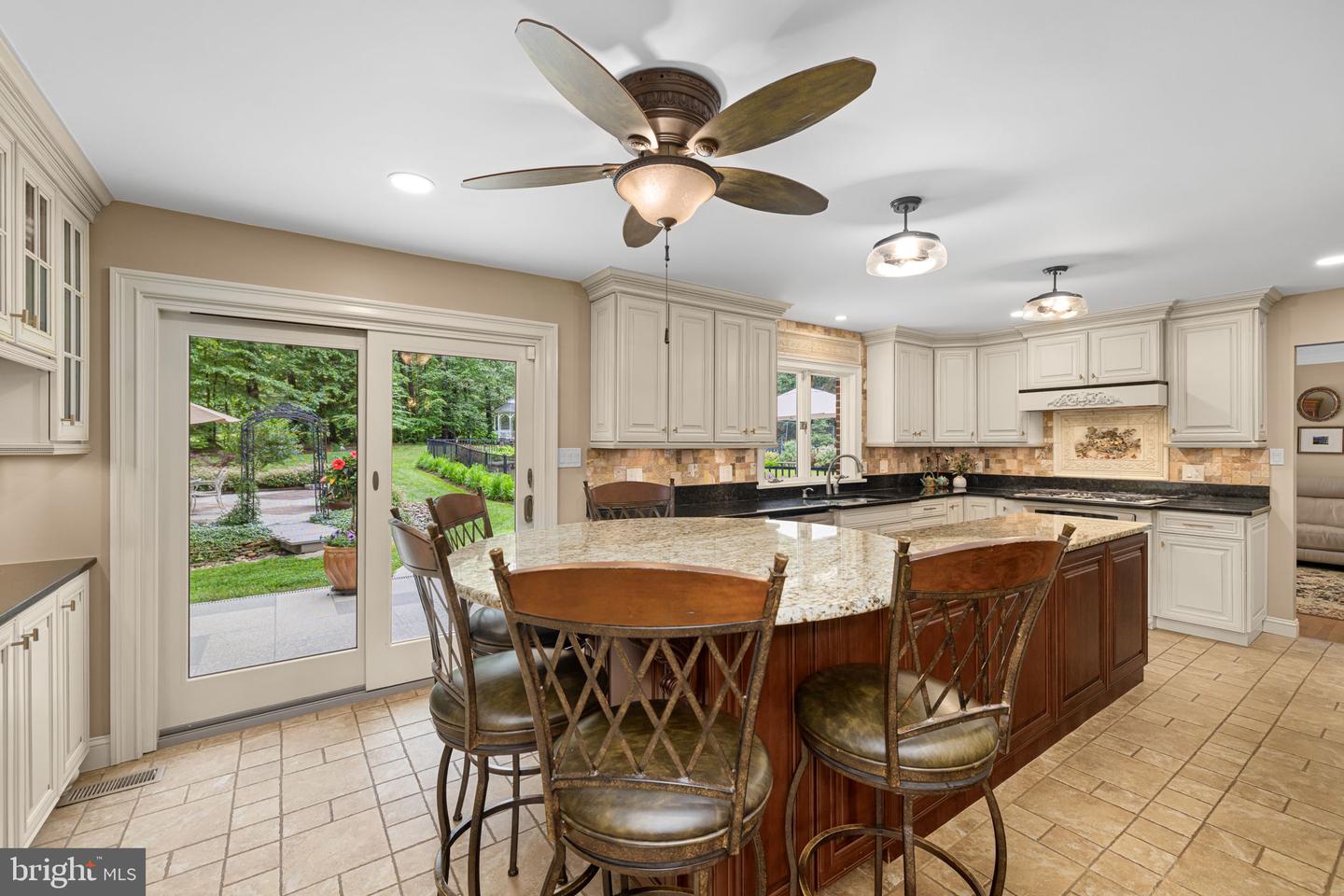 7950 WOODLAND HILLS LN, FAIRFAX STATION, Virginia 22039, 5 Bedrooms Bedrooms, ,3 BathroomsBathrooms,Residential,For sale,7950 WOODLAND HILLS LN,VAFX2244146 MLS # VAFX2244146