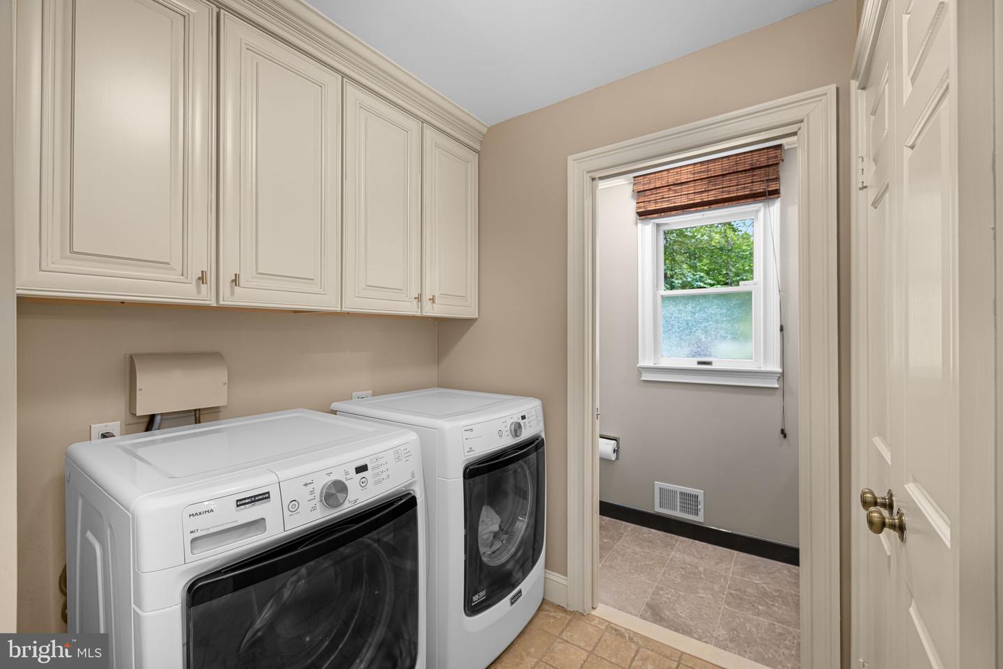 7950 WOODLAND HILLS LN, FAIRFAX STATION, Virginia 22039, 5 Bedrooms Bedrooms, ,3 BathroomsBathrooms,Residential,For sale,7950 WOODLAND HILLS LN,VAFX2244146 MLS # VAFX2244146