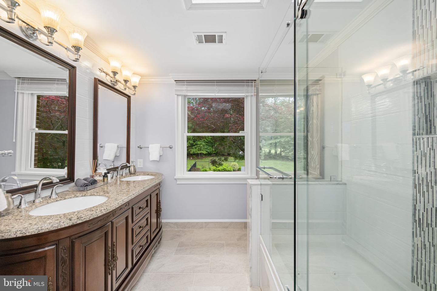 7950 WOODLAND HILLS LN, FAIRFAX STATION, Virginia 22039, 5 Bedrooms Bedrooms, ,3 BathroomsBathrooms,Residential,For sale,7950 WOODLAND HILLS LN,VAFX2244146 MLS # VAFX2244146