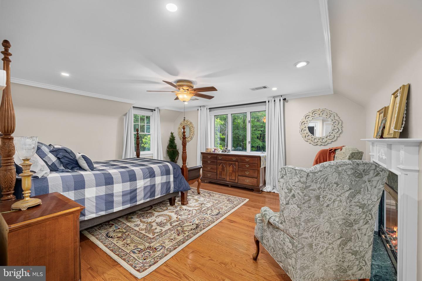 7950 WOODLAND HILLS LN, FAIRFAX STATION, Virginia 22039, 5 Bedrooms Bedrooms, ,3 BathroomsBathrooms,Residential,For sale,7950 WOODLAND HILLS LN,VAFX2244146 MLS # VAFX2244146
