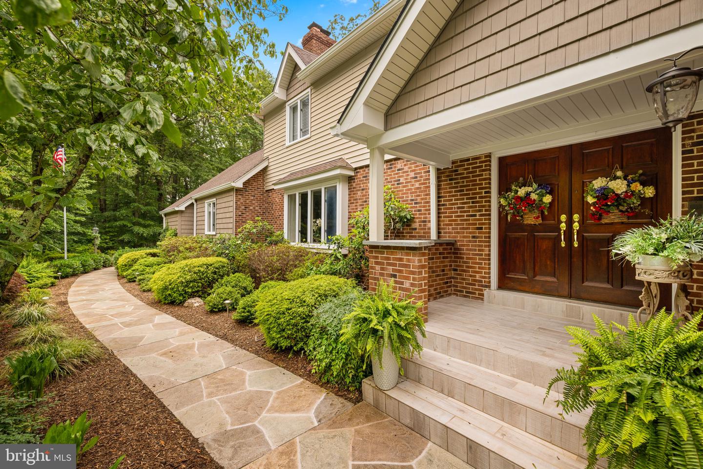 7950 WOODLAND HILLS LN, FAIRFAX STATION, Virginia 22039, 5 Bedrooms Bedrooms, ,3 BathroomsBathrooms,Residential,For sale,7950 WOODLAND HILLS LN,VAFX2244146 MLS # VAFX2244146