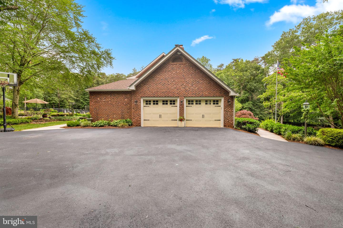 7950 WOODLAND HILLS LN, FAIRFAX STATION, Virginia 22039, 5 Bedrooms Bedrooms, ,3 BathroomsBathrooms,Residential,For sale,7950 WOODLAND HILLS LN,VAFX2244146 MLS # VAFX2244146