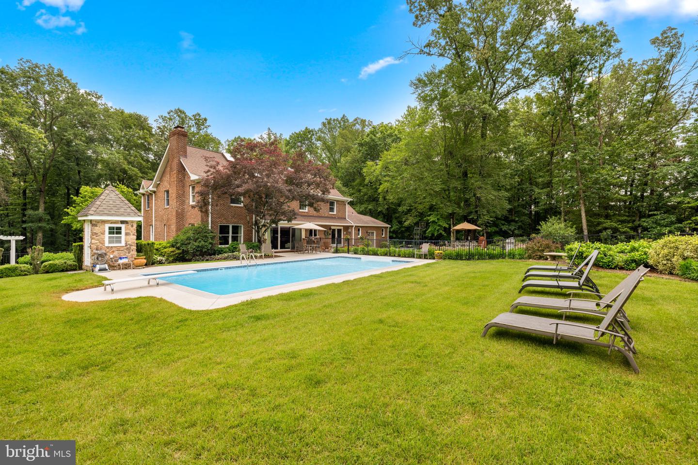 7950 WOODLAND HILLS LN, FAIRFAX STATION, Virginia 22039, 5 Bedrooms Bedrooms, ,3 BathroomsBathrooms,Residential,For sale,7950 WOODLAND HILLS LN,VAFX2244146 MLS # VAFX2244146