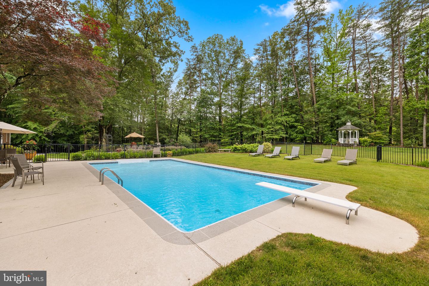 7950 WOODLAND HILLS LN, FAIRFAX STATION, Virginia 22039, 5 Bedrooms Bedrooms, ,3 BathroomsBathrooms,Residential,For sale,7950 WOODLAND HILLS LN,VAFX2244146 MLS # VAFX2244146