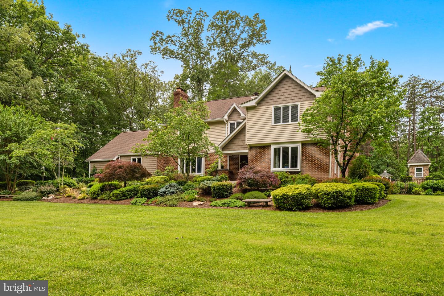 7950 WOODLAND HILLS LN, FAIRFAX STATION, Virginia 22039, 5 Bedrooms Bedrooms, ,3 BathroomsBathrooms,Residential,For sale,7950 WOODLAND HILLS LN,VAFX2244146 MLS # VAFX2244146
