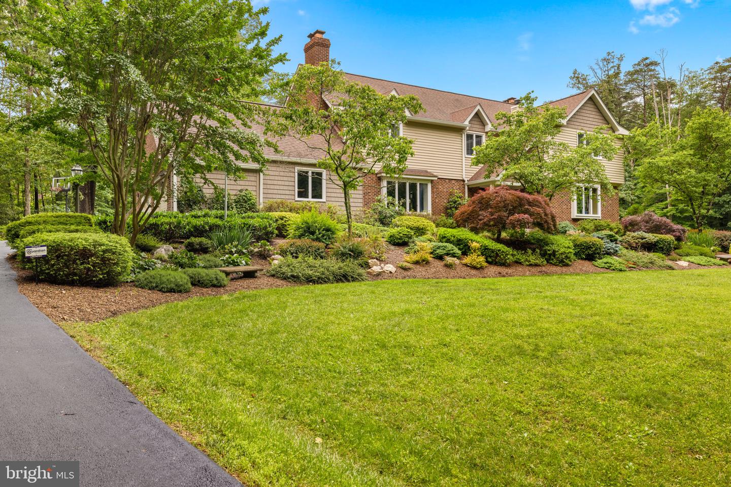 7950 WOODLAND HILLS LN, FAIRFAX STATION, Virginia 22039, 5 Bedrooms Bedrooms, ,3 BathroomsBathrooms,Residential,For sale,7950 WOODLAND HILLS LN,VAFX2244146 MLS # VAFX2244146