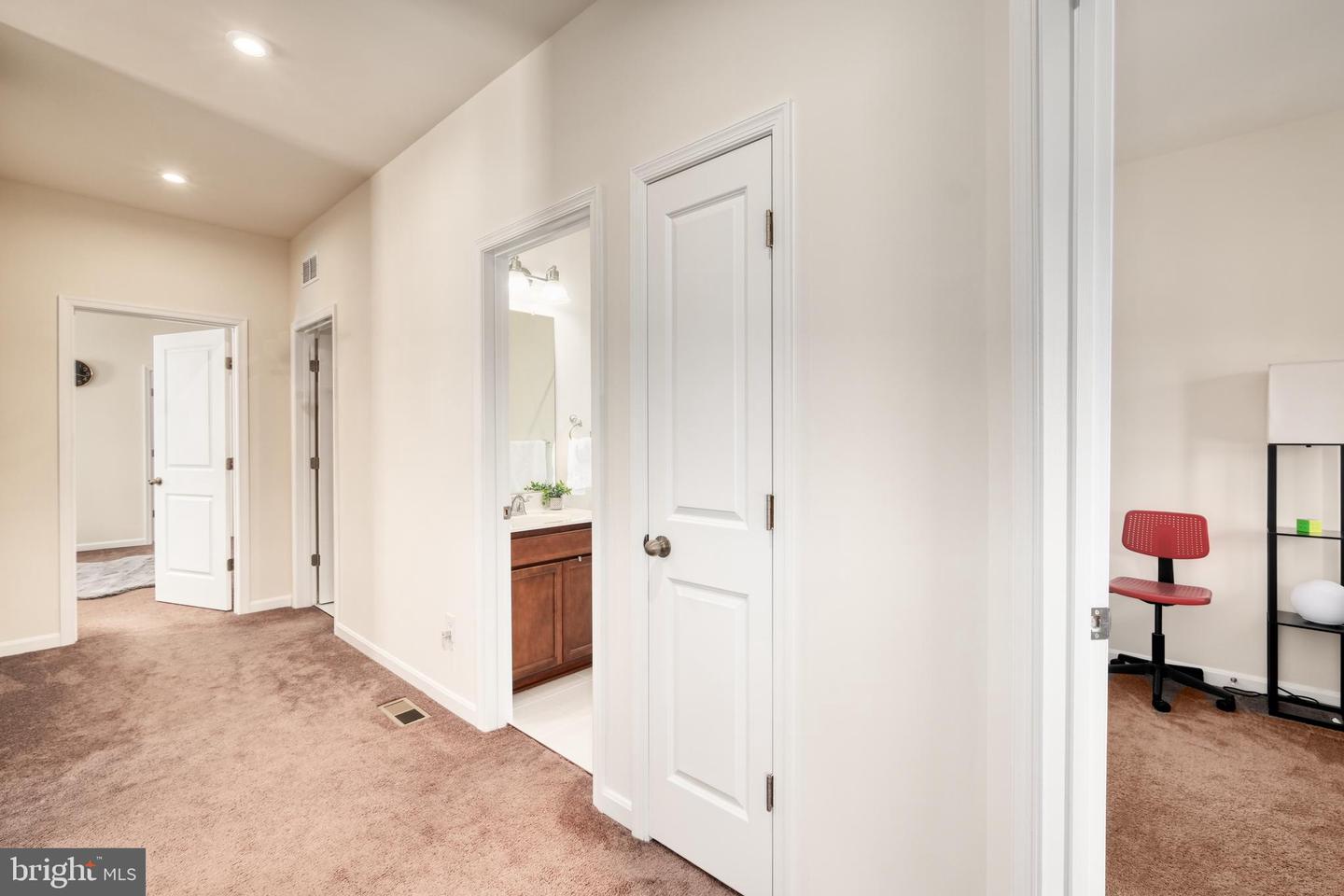 4090 ELIZABETH REED WAY, LAKE RIDGE, Virginia 22192, 4 Bedrooms Bedrooms, ,3 BathroomsBathrooms,Residential,For sale,4090 ELIZABETH REED WAY,VAPW2095906 MLS # VAPW2095906