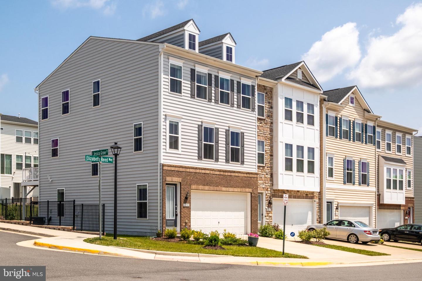 4090 ELIZABETH REED WAY, LAKE RIDGE, Virginia 22192, 4 Bedrooms Bedrooms, ,3 BathroomsBathrooms,Residential,For sale,4090 ELIZABETH REED WAY,VAPW2095906 MLS # VAPW2095906