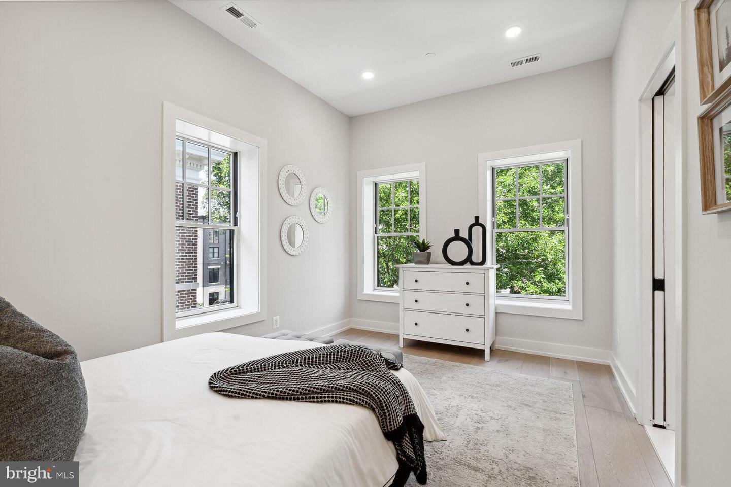 1744 LANIER PL NW #3, WASHINGTON, District Of Columbia 20009, 3 Bedrooms Bedrooms, ,2 BathroomsBathrooms,Residential,For sale,1744 LANIER PL NW #3,DCDC2203376 MLS # DCDC2203376