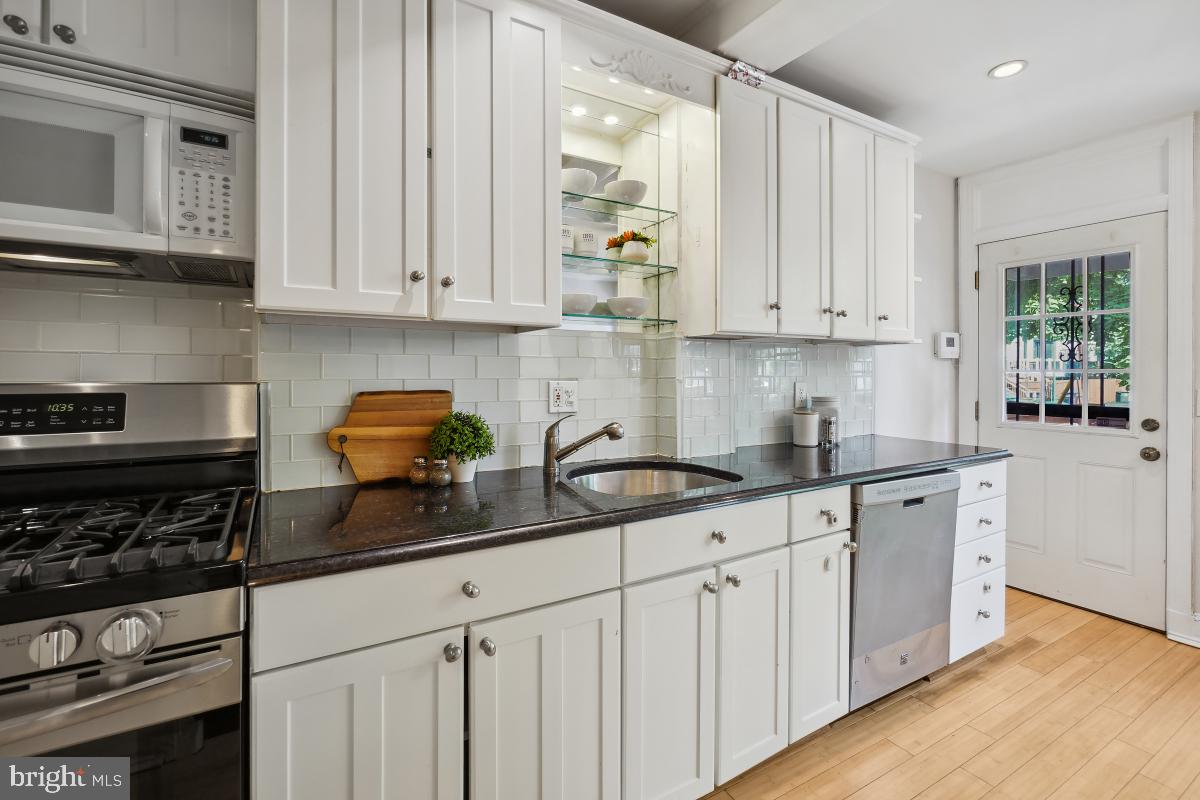 304 BRYANT ST NE, WASHINGTON, District Of Columbia 20002, 2 Bedrooms Bedrooms, ,2 BathroomsBathrooms,Residential,For sale,304 BRYANT ST NE,DCDC2203404 MLS # DCDC2203404