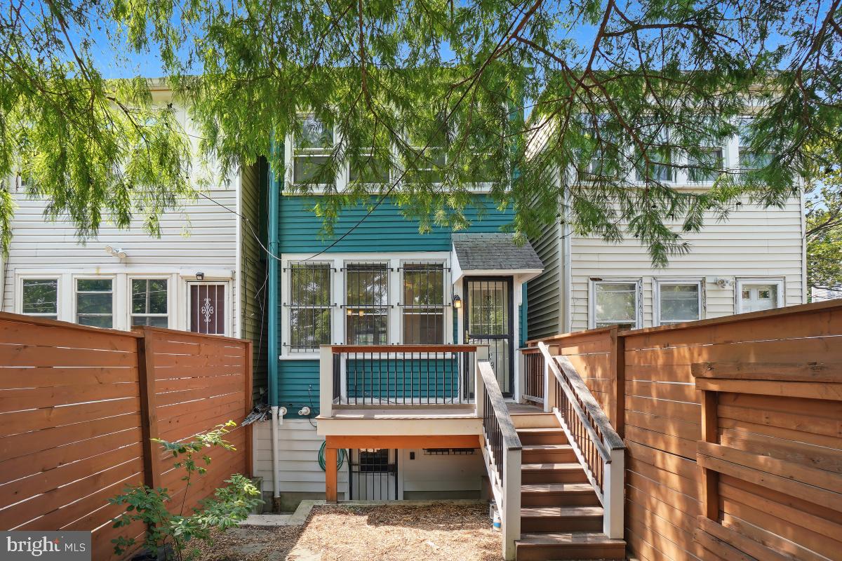 304 BRYANT ST NE, WASHINGTON, District Of Columbia 20002, 2 Bedrooms Bedrooms, ,2 BathroomsBathrooms,Residential,For sale,304 BRYANT ST NE,DCDC2203404 MLS # DCDC2203404