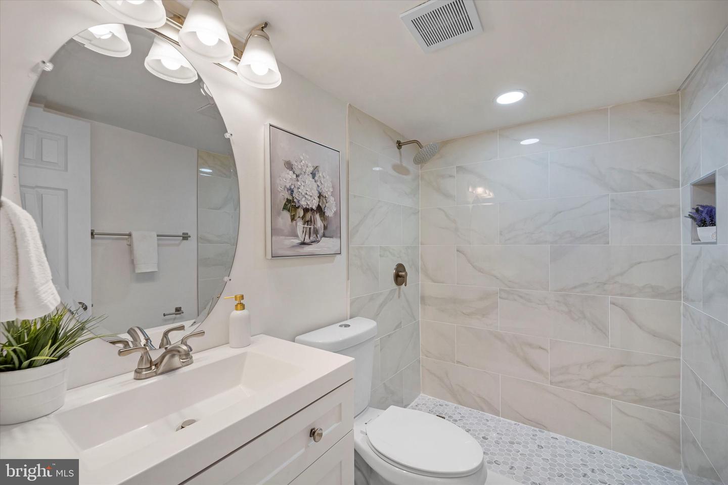 13708 GILBERT RD, WOODBRIDGE, Virginia 22193, 5 Bedrooms Bedrooms, ,3 BathroomsBathrooms,Residential,For sale,13708 GILBERT RD,VAPW2095976 MLS # VAPW2095976