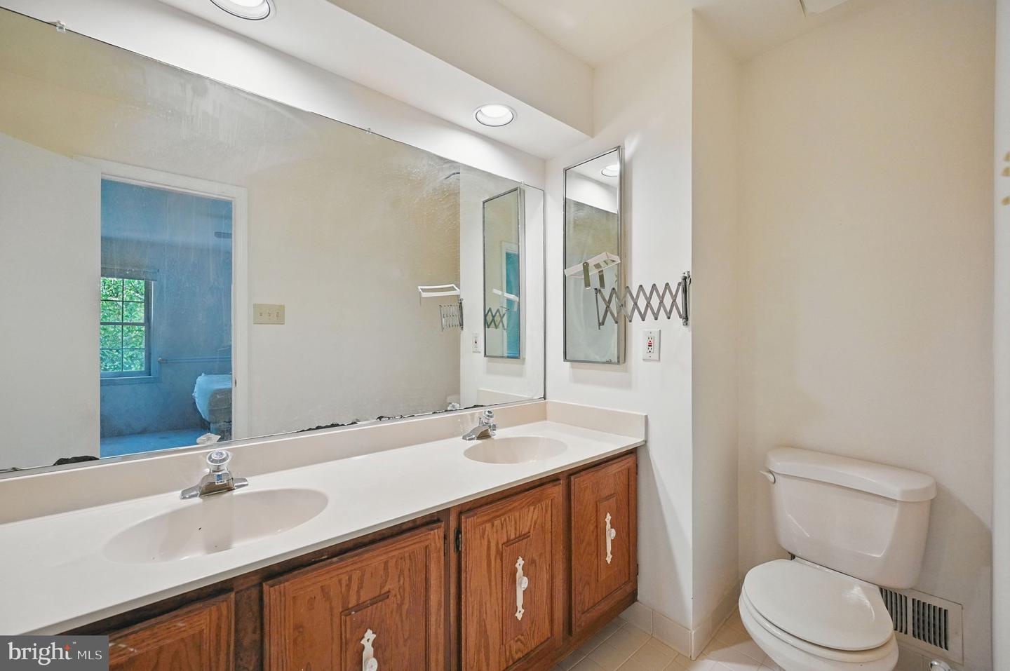 11707 CRITTON CIR, WOODBRIDGE, Virginia 22192, 4 Bedrooms Bedrooms, ,3 BathroomsBathrooms,Residential,For sale,11707 CRITTON CIR,VAPW2096150 MLS # VAPW2096150