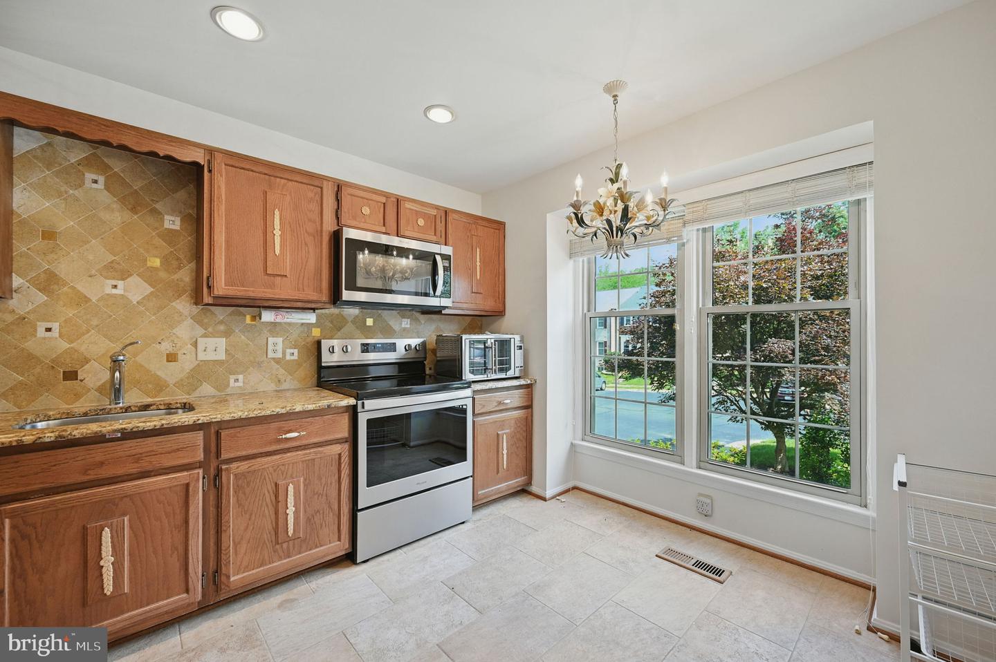 11707 CRITTON CIR, WOODBRIDGE, Virginia 22192, 4 Bedrooms Bedrooms, ,3 BathroomsBathrooms,Residential,For sale,11707 CRITTON CIR,VAPW2096150 MLS # VAPW2096150