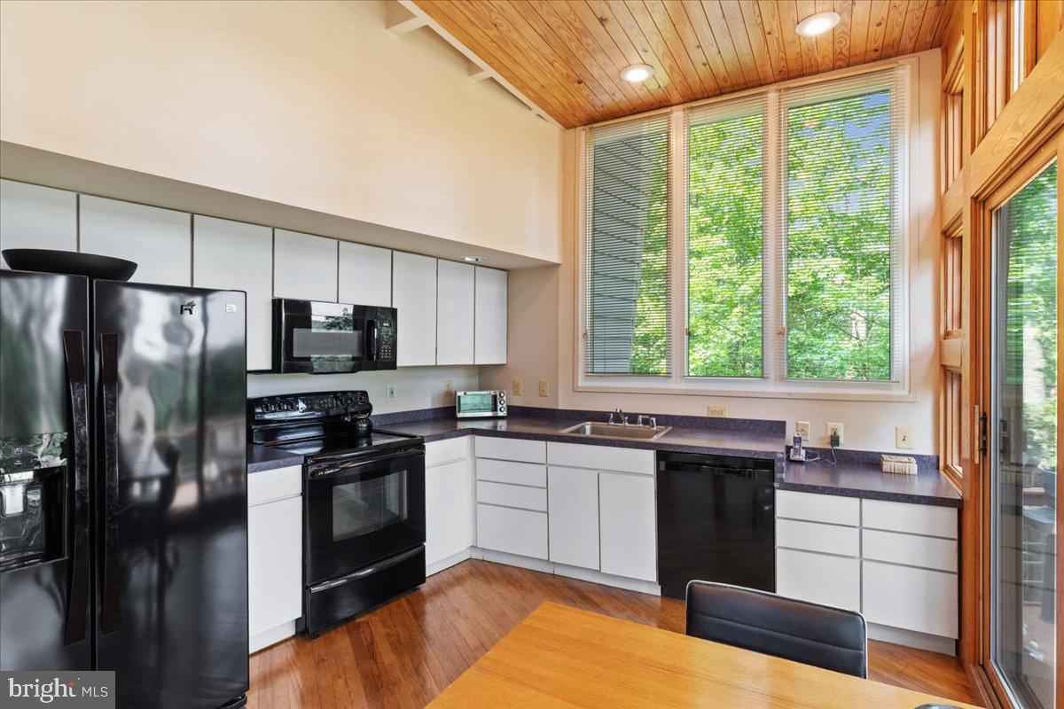 11656 SANDAL WOOD LN, MANASSAS, Virginia 20112, 4 Bedrooms Bedrooms, ,4 BathroomsBathrooms,Residential,For sale,11656 SANDAL WOOD LN,VAPW2095982 MLS # VAPW2095982