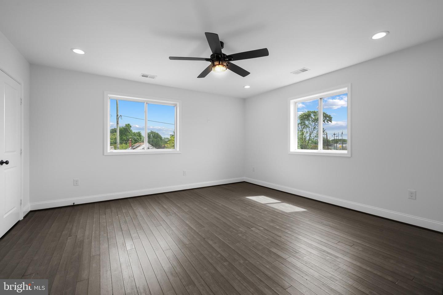 4261 MEADE ST NE, WASHINGTON, District Of Columbia 20019, 6 Bedrooms Bedrooms, 6 Rooms Rooms,5 BathroomsBathrooms,Residential,For sale,4261 MEADE ST NE,DCDC2203556 MLS # DCDC2203556