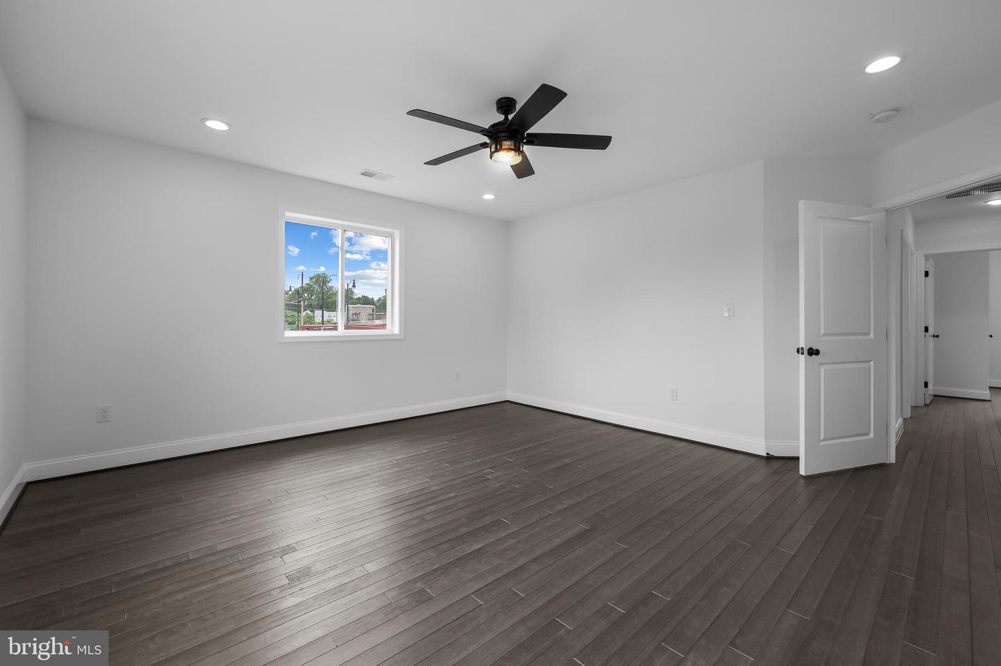 4261 MEADE ST NE, WASHINGTON, District Of Columbia 20019, 6 Bedrooms Bedrooms, 6 Rooms Rooms,5 BathroomsBathrooms,Residential,For sale,4261 MEADE ST NE,DCDC2203556 MLS # DCDC2203556