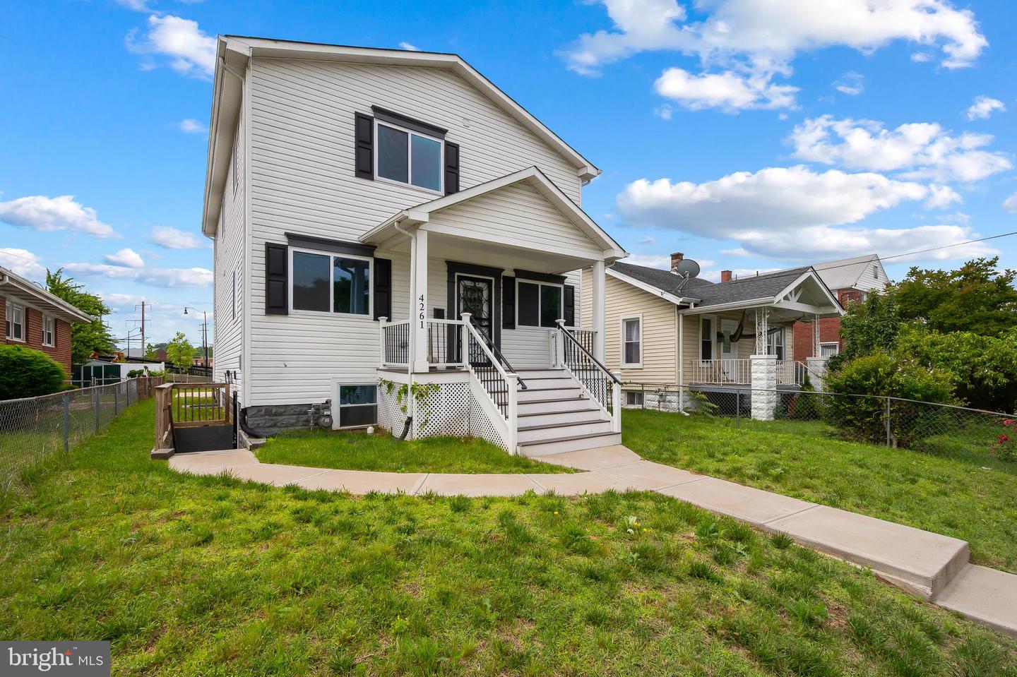 4261 MEADE ST NE, WASHINGTON, District Of Columbia 20019, 6 Bedrooms Bedrooms, 6 Rooms Rooms,5 BathroomsBathrooms,Residential,For sale,4261 MEADE ST NE,DCDC2203556 MLS # DCDC2203556