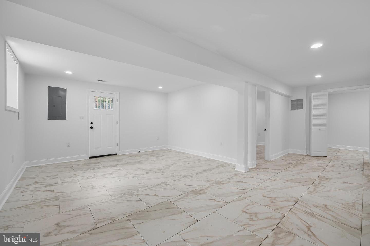 4261 MEADE ST NE, WASHINGTON, District Of Columbia 20019, 6 Bedrooms Bedrooms, 6 Rooms Rooms,5 BathroomsBathrooms,Residential,For sale,4261 MEADE ST NE,DCDC2203556 MLS # DCDC2203556