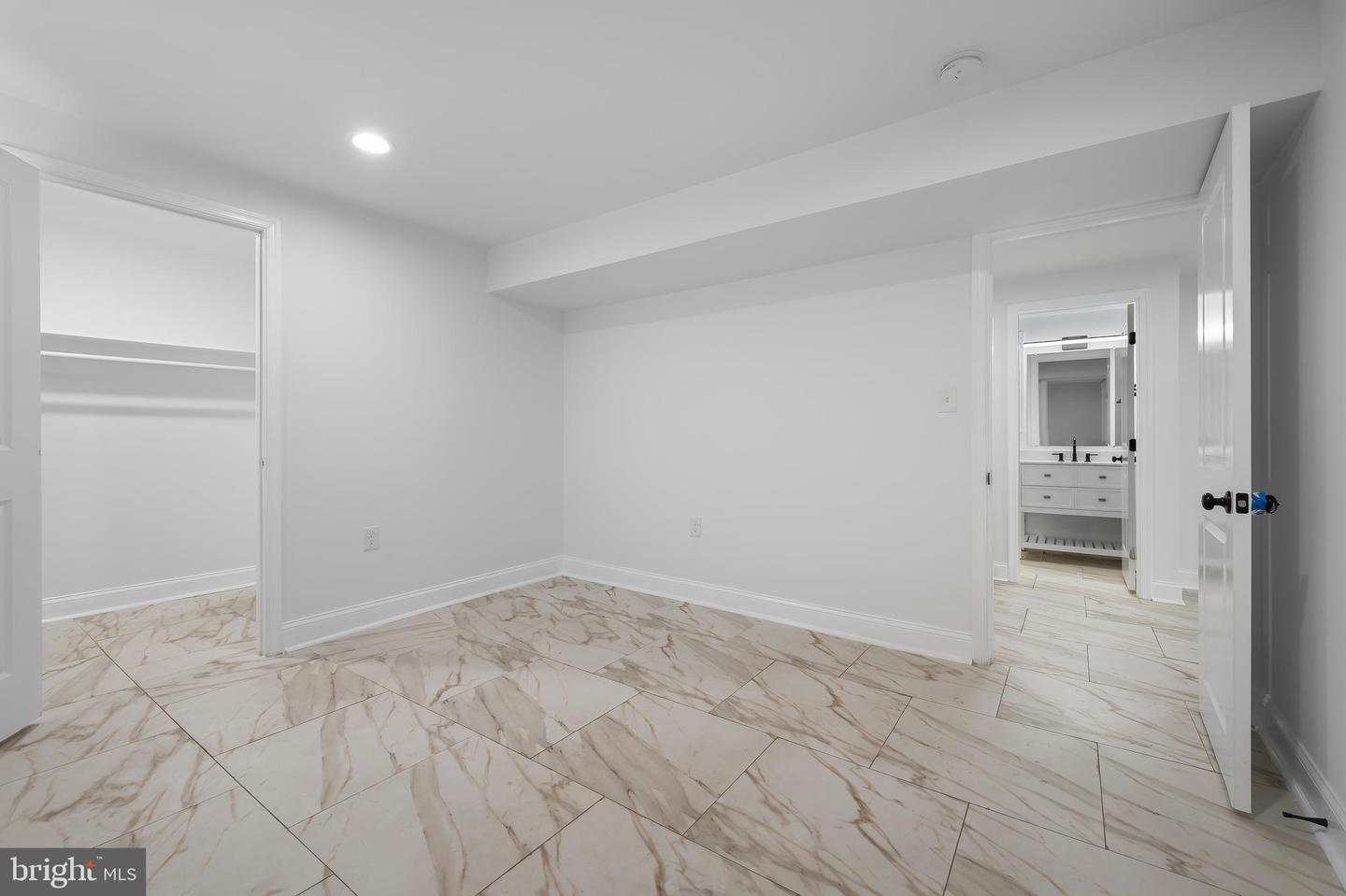 4261 MEADE ST NE, WASHINGTON, District Of Columbia 20019, 6 Bedrooms Bedrooms, 6 Rooms Rooms,5 BathroomsBathrooms,Residential,For sale,4261 MEADE ST NE,DCDC2203556 MLS # DCDC2203556