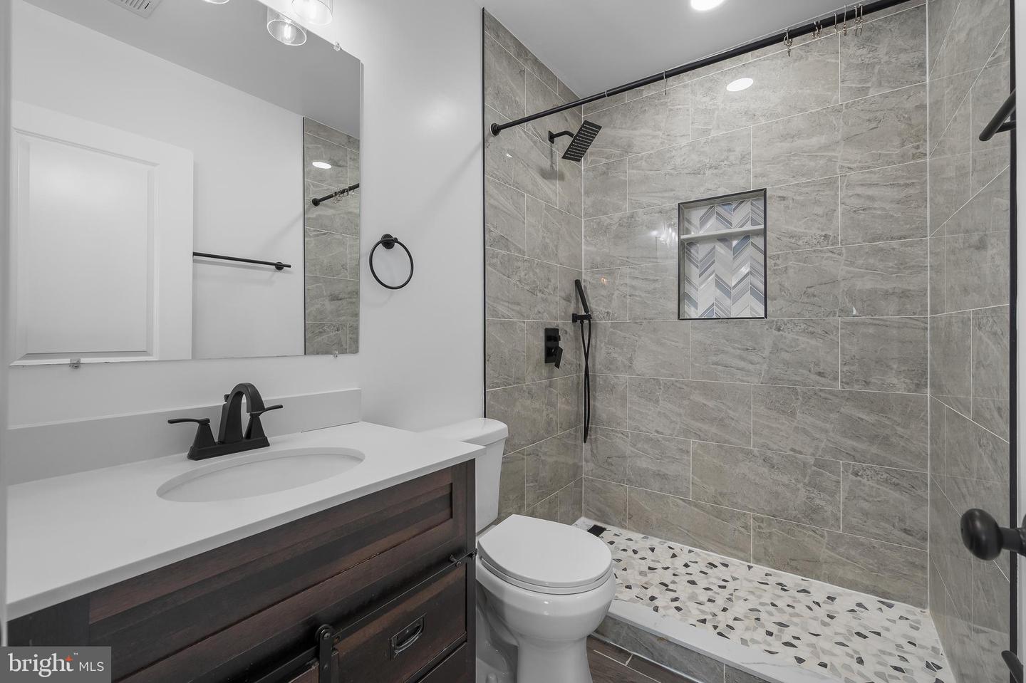 4261 MEADE ST NE, WASHINGTON, District Of Columbia 20019, 6 Bedrooms Bedrooms, 6 Rooms Rooms,5 BathroomsBathrooms,Residential,For sale,4261 MEADE ST NE,DCDC2203556 MLS # DCDC2203556
