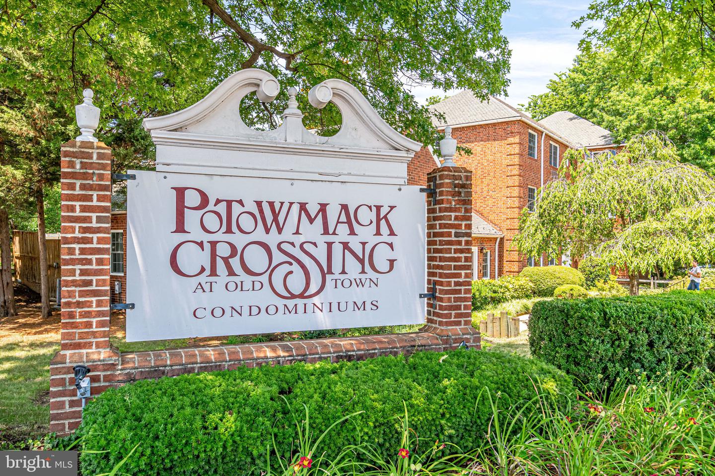 1724 W ABINGDON DR #201, ALEXANDRIA, Virginia 22314, 1 Bedroom Bedrooms, ,1 BathroomBathrooms,Residential,For sale,1724 W ABINGDON DR #201,VAAX2045960 MLS # VAAX2045960