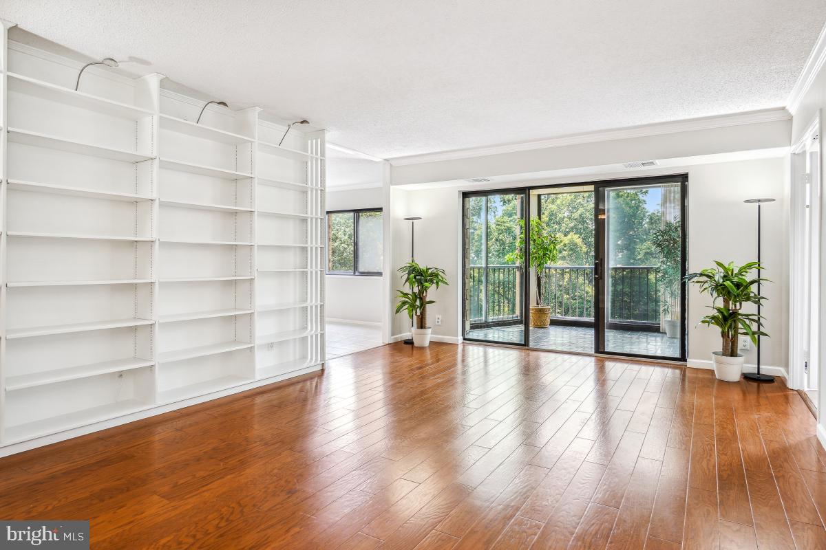 5902 MOUNT EAGLE DR #718, ALEXANDRIA, Virginia 22303, 3 Bedrooms Bedrooms, 10 Rooms Rooms,2 BathroomsBathrooms,Residential,For sale,5902 MOUNT EAGLE DR #718,VAFX2244920 MLS # VAFX2244920