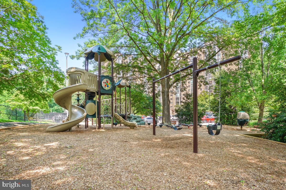5902 MOUNT EAGLE DR #718, ALEXANDRIA, Virginia 22303, 3 Bedrooms Bedrooms, 10 Rooms Rooms,2 BathroomsBathrooms,Residential,For sale,5902 MOUNT EAGLE DR #718,VAFX2244920 MLS # VAFX2244920