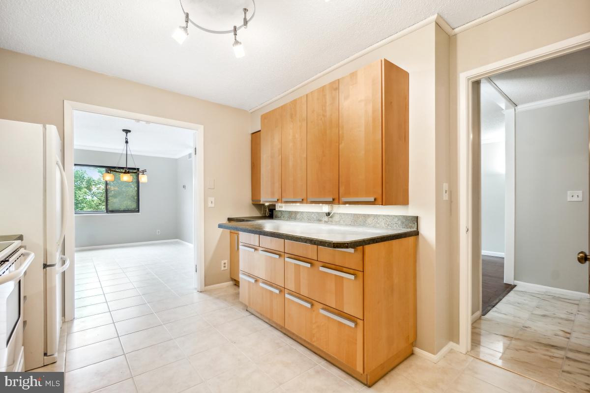 5902 MOUNT EAGLE DR #718, ALEXANDRIA, Virginia 22303, 3 Bedrooms Bedrooms, 10 Rooms Rooms,2 BathroomsBathrooms,Residential,For sale,5902 MOUNT EAGLE DR #718,VAFX2244920 MLS # VAFX2244920