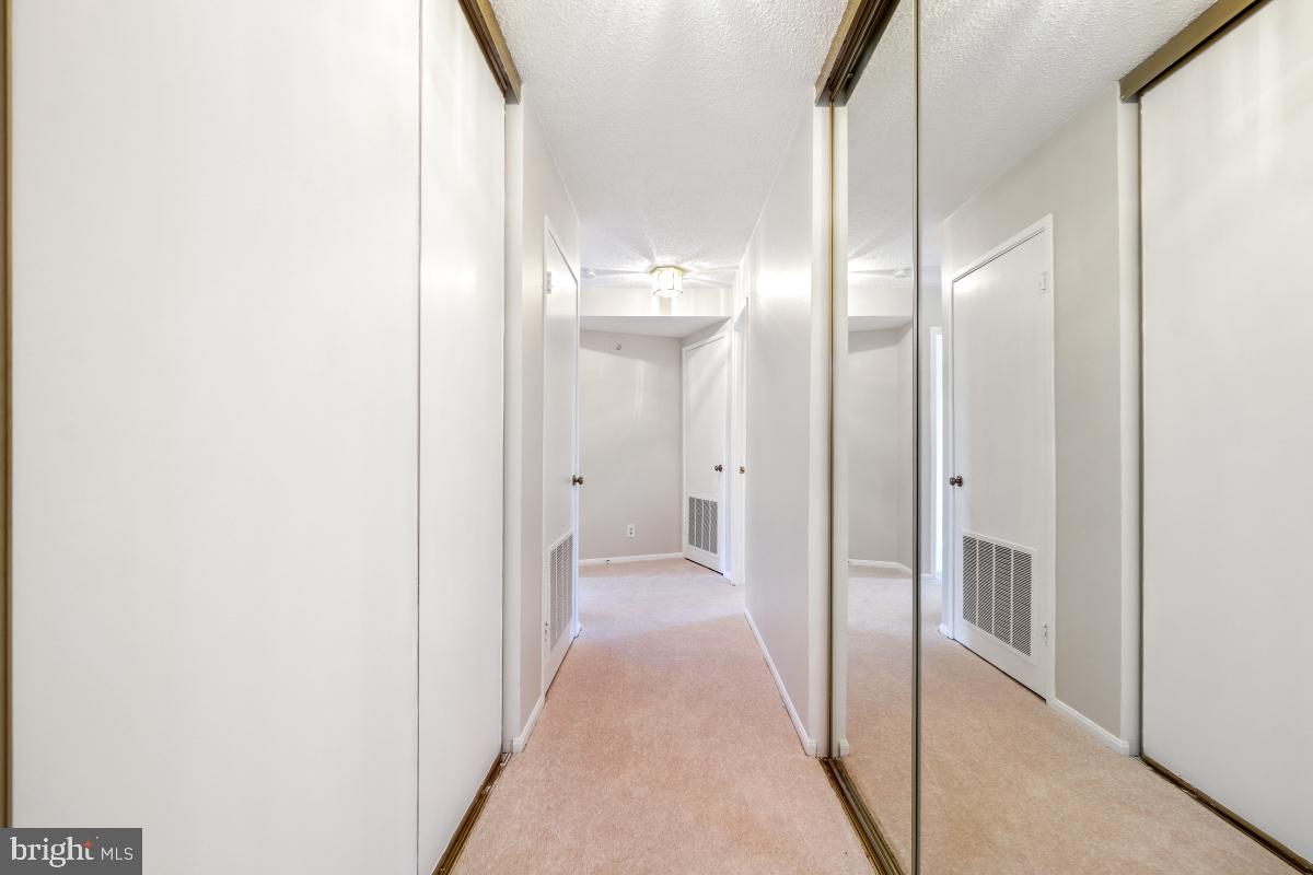 5902 MOUNT EAGLE DR #718, ALEXANDRIA, Virginia 22303, 3 Bedrooms Bedrooms, 10 Rooms Rooms,2 BathroomsBathrooms,Residential,For sale,5902 MOUNT EAGLE DR #718,VAFX2244920 MLS # VAFX2244920